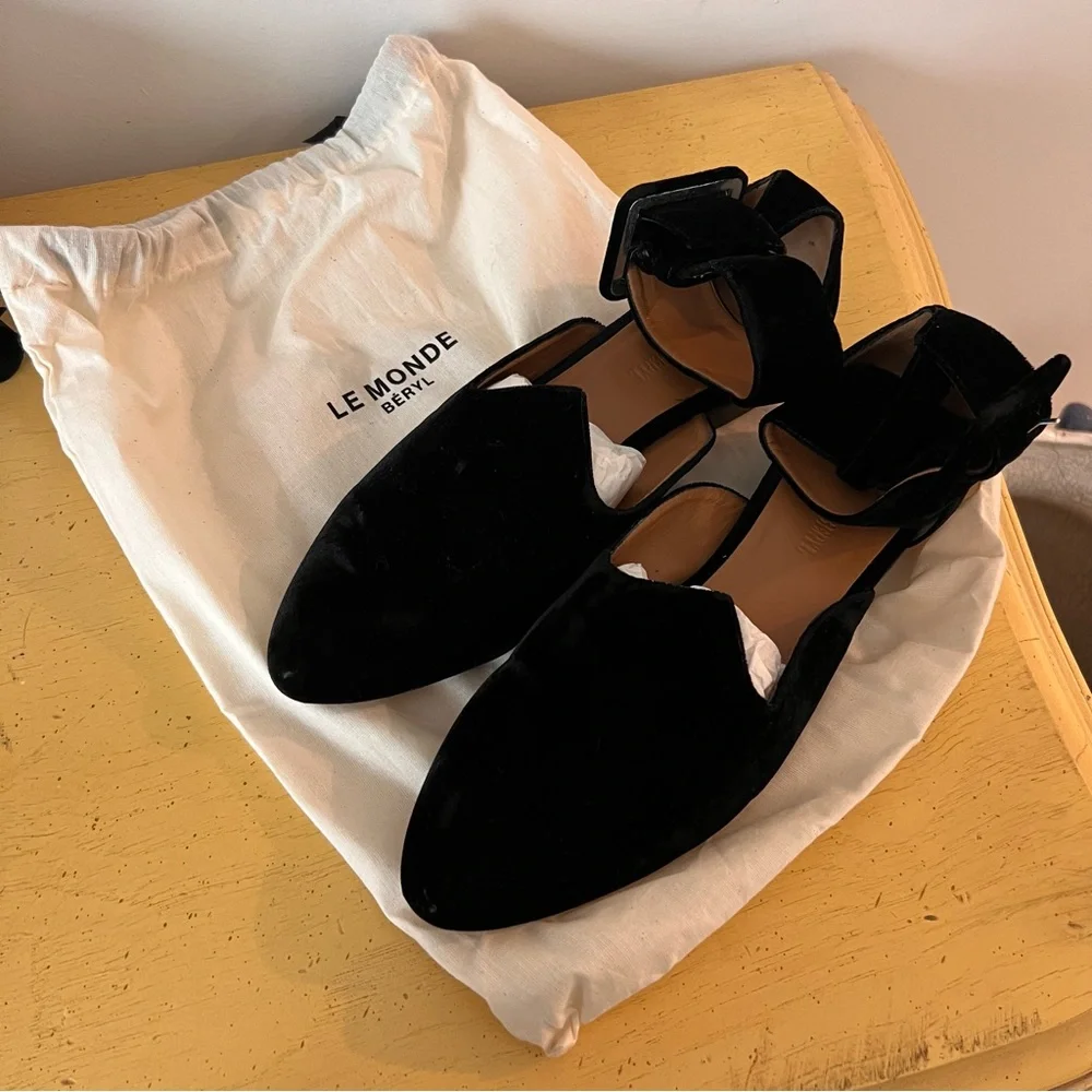 Le Monde Béryl Black Velvet Women's Flats - Picture 5 of 8